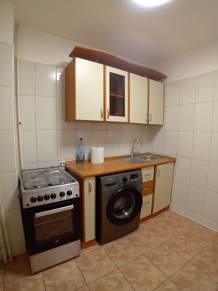 Nerva Traian- stradal, langa ING si  bloc Loto, dotata cu boiler